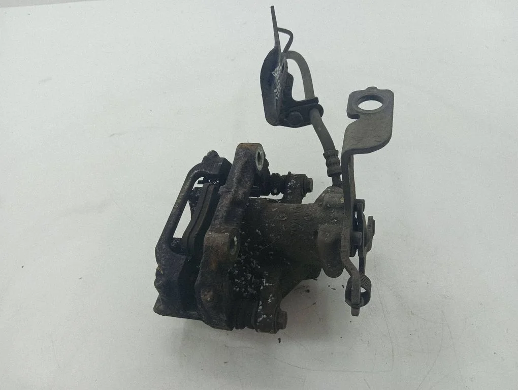 Rear brake caliper 0204Y04614