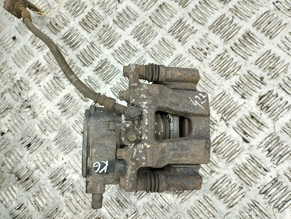 Rear brake caliper – rear left