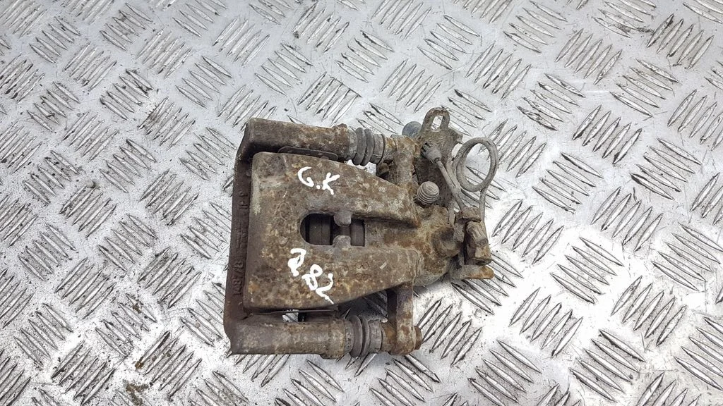 Tagumine pidurisadul – vasak