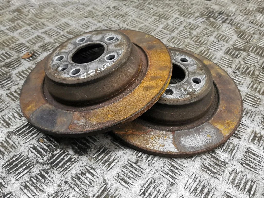 Tagumine piduriketas