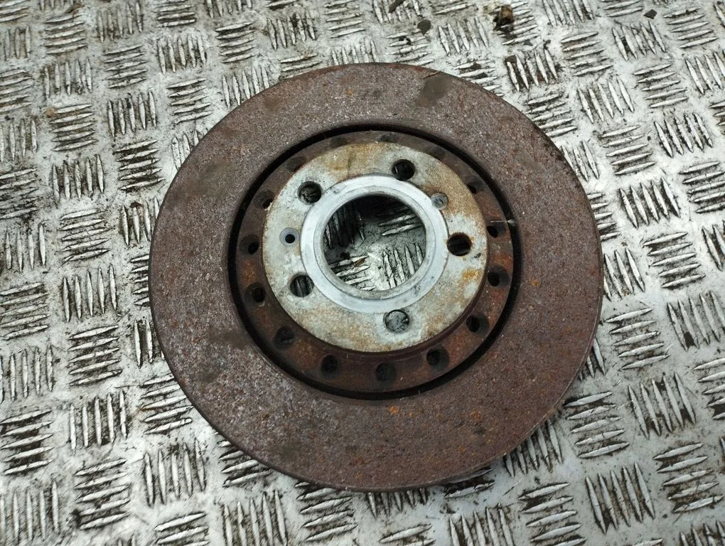 Aizmugurējais bremžu disks