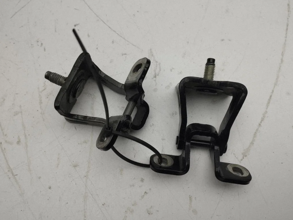 Tailgate/trunk/boot hinge 5F0827301
