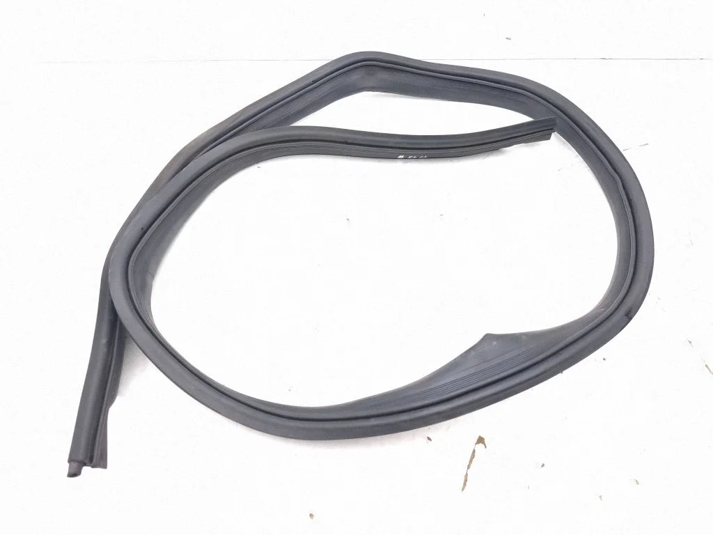 Loading door rubber seal (on body)
