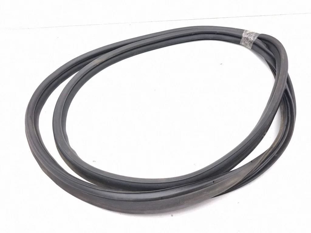 Loading door rubber seal (on body)