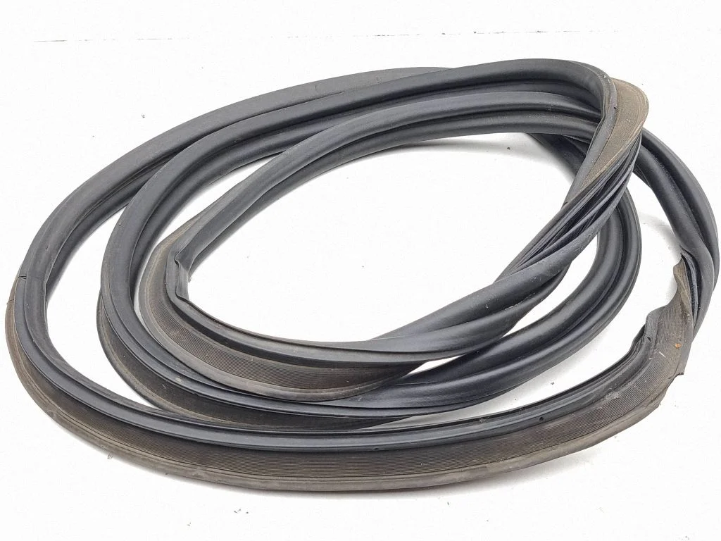 Loading door rubber seal (on body) – Jeep Grand Cherokee (2010-2021)