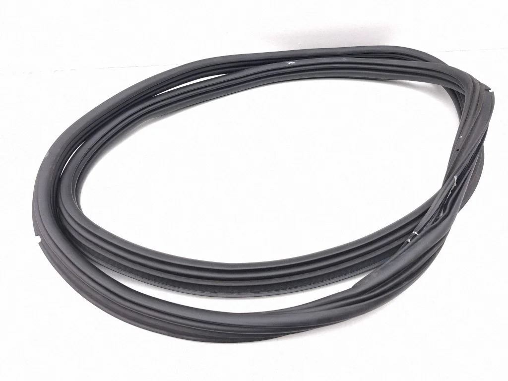 Loading door rubber seal (on body)