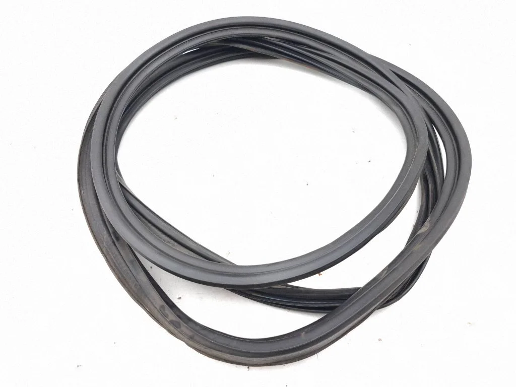 Loading door rubber seal (on body)