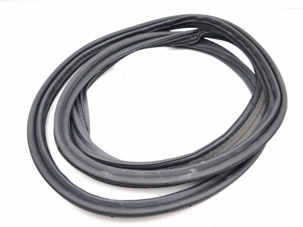 Loading door rubber seal (on body)