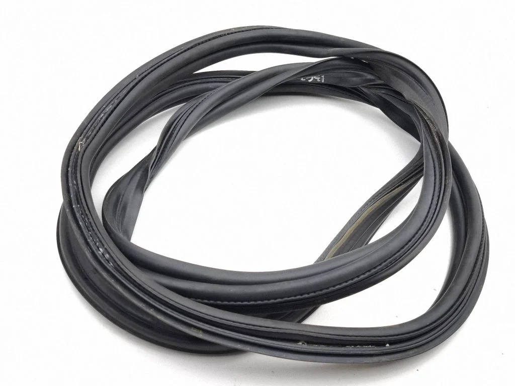 Loading door rubber seal (on body)