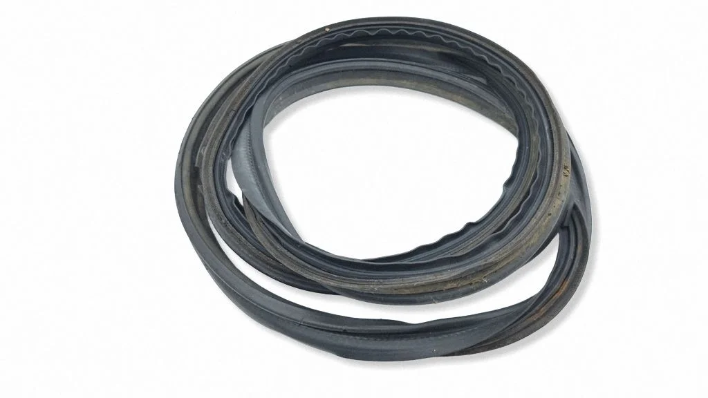 Loading door rubber seal (on body)