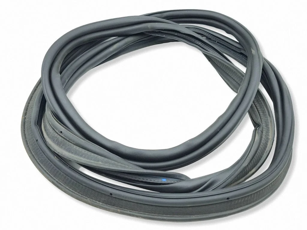Loading door rubber seal (on body)