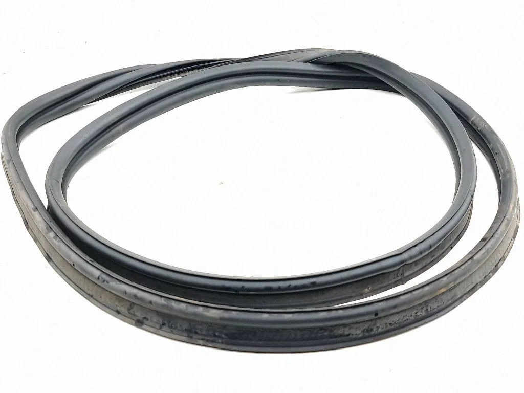 Loading door rubber seal (on body) – Volvo S90, V90 (2016-)