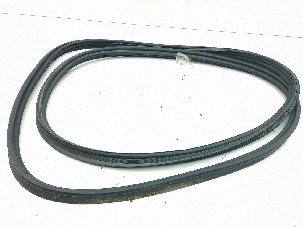 Loading door rubber seal (on body)