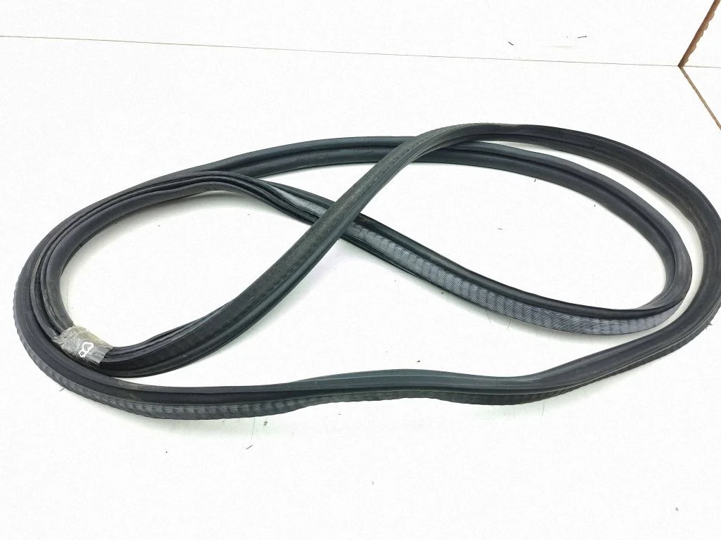 Loading door rubber seal (on body)