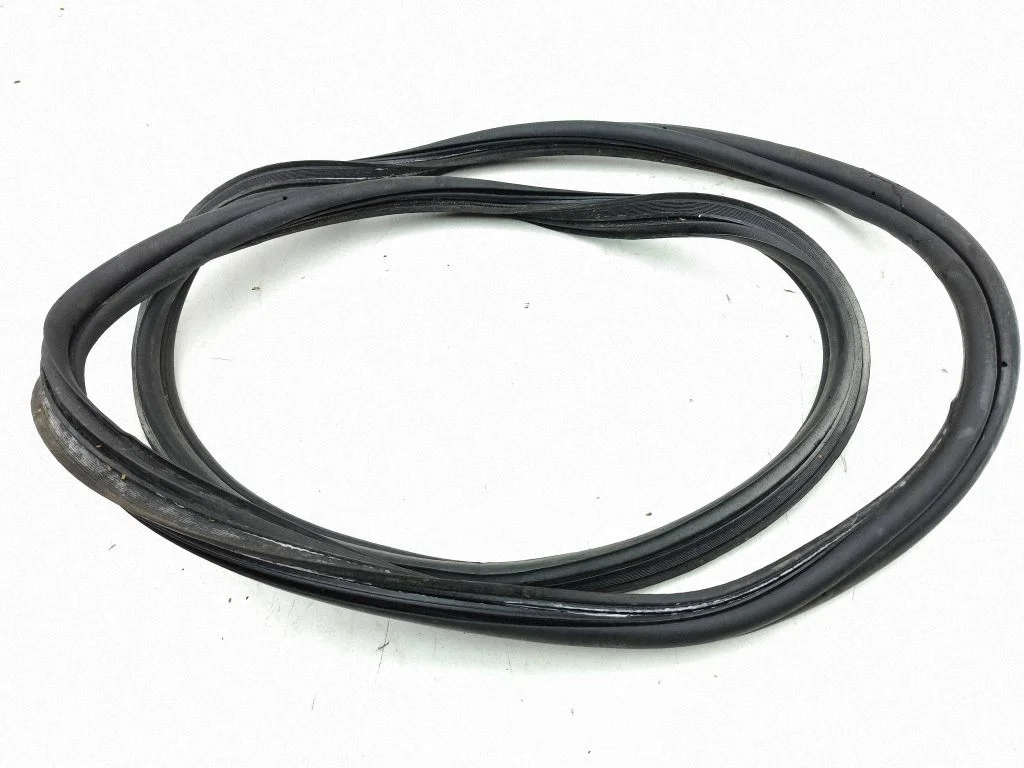 Loading door rubber seal (on body)