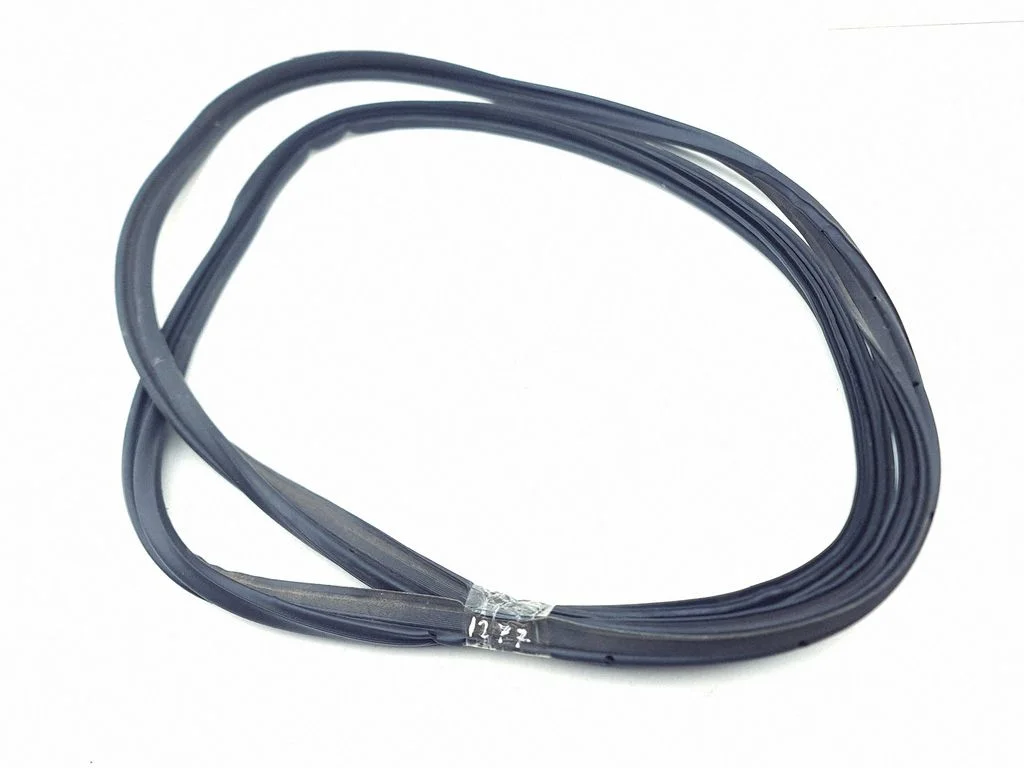 Loading door rubber seal (on body)
