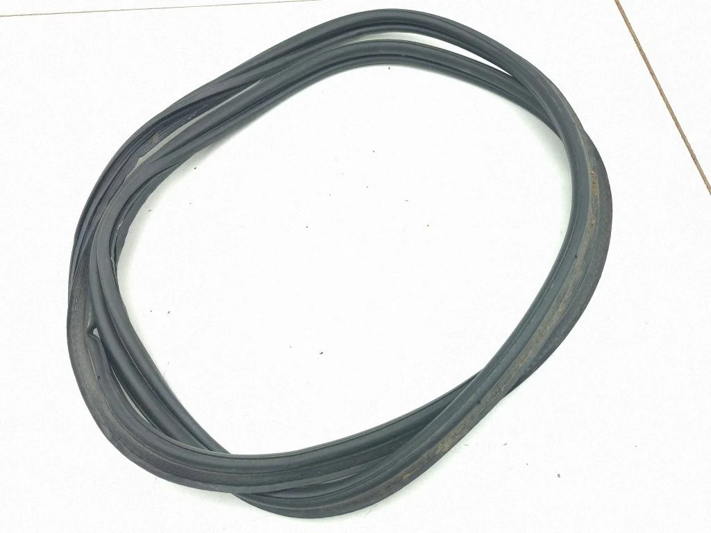 Loading door rubber seal (on body)