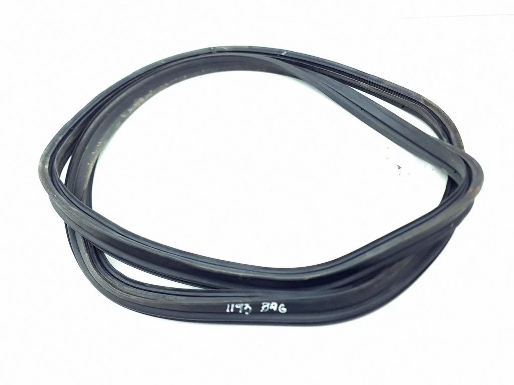 Loading door rubber seal (on body)