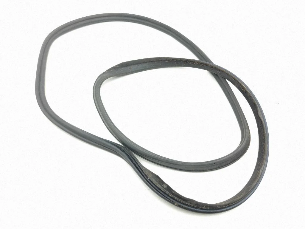 Loading door rubber seal (on body)