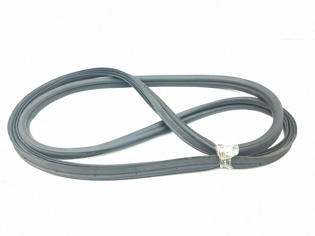 Loading door rubber seal (on body)