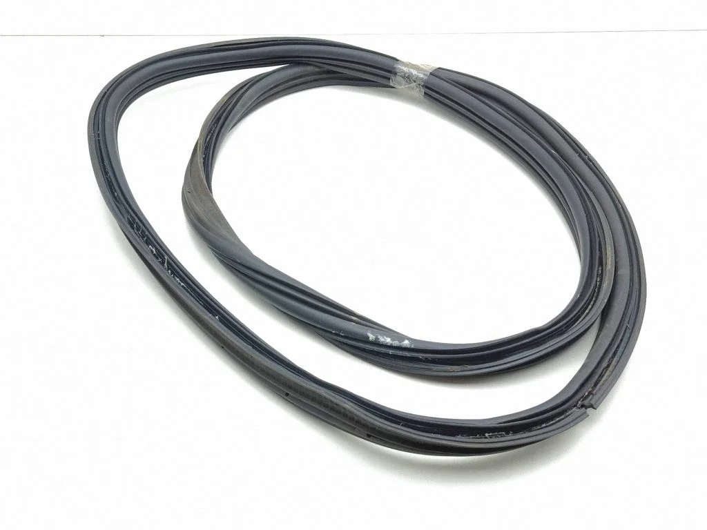 Loading door rubber seal (on body)