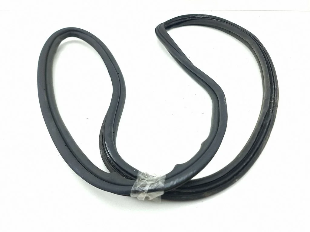 Loading door rubber seal (on body)