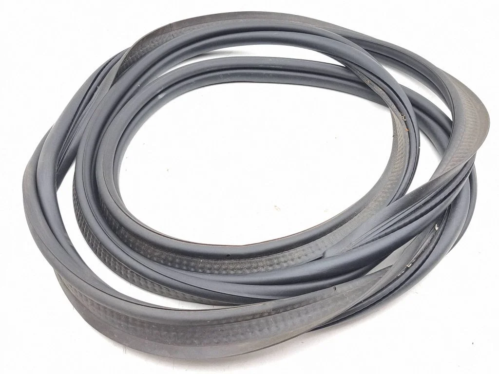 Loading door rubber seal (on body)