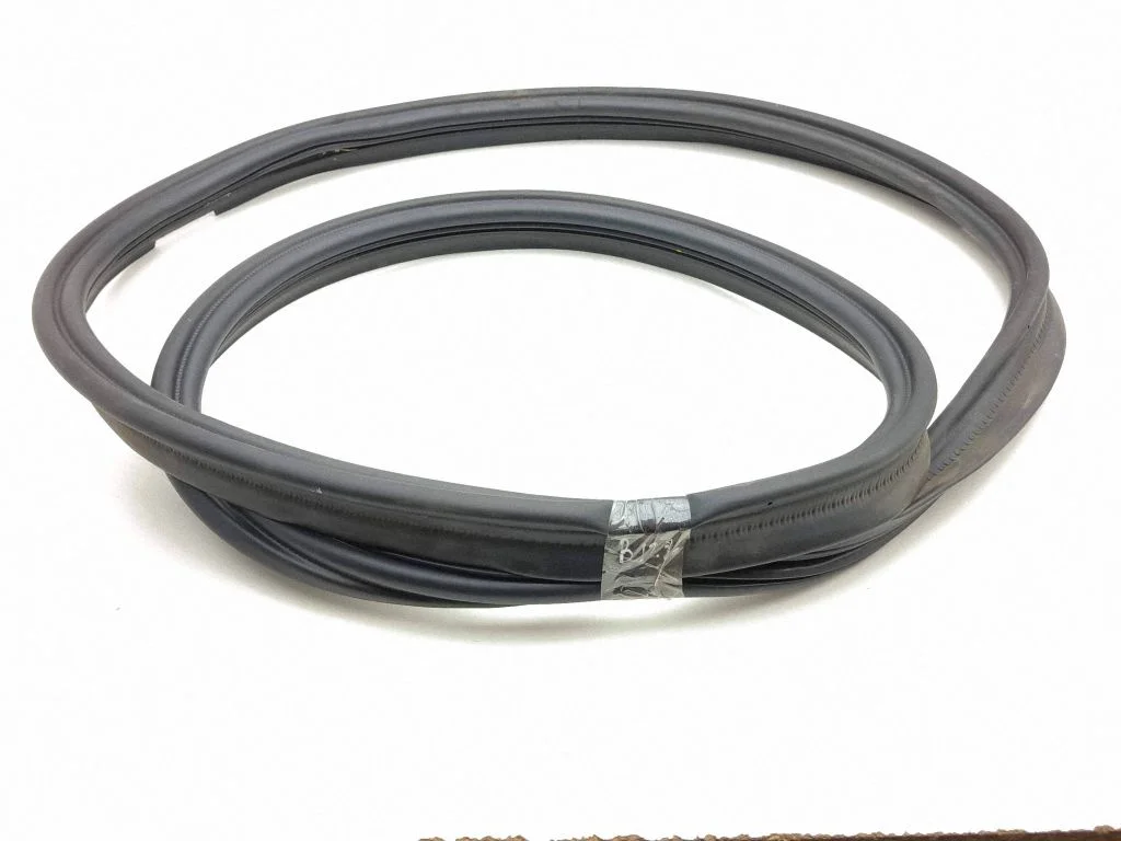 Loading door rubber seal (on body)