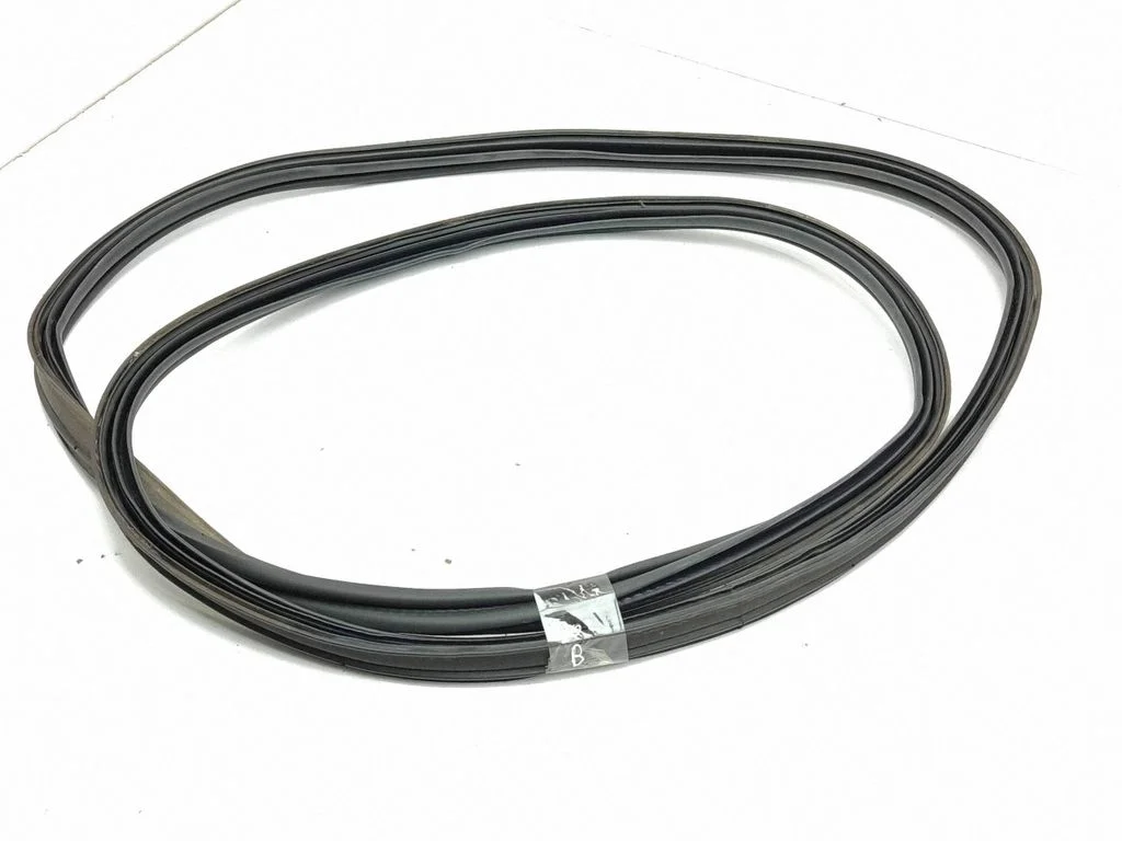 Loading door rubber seal (on body)