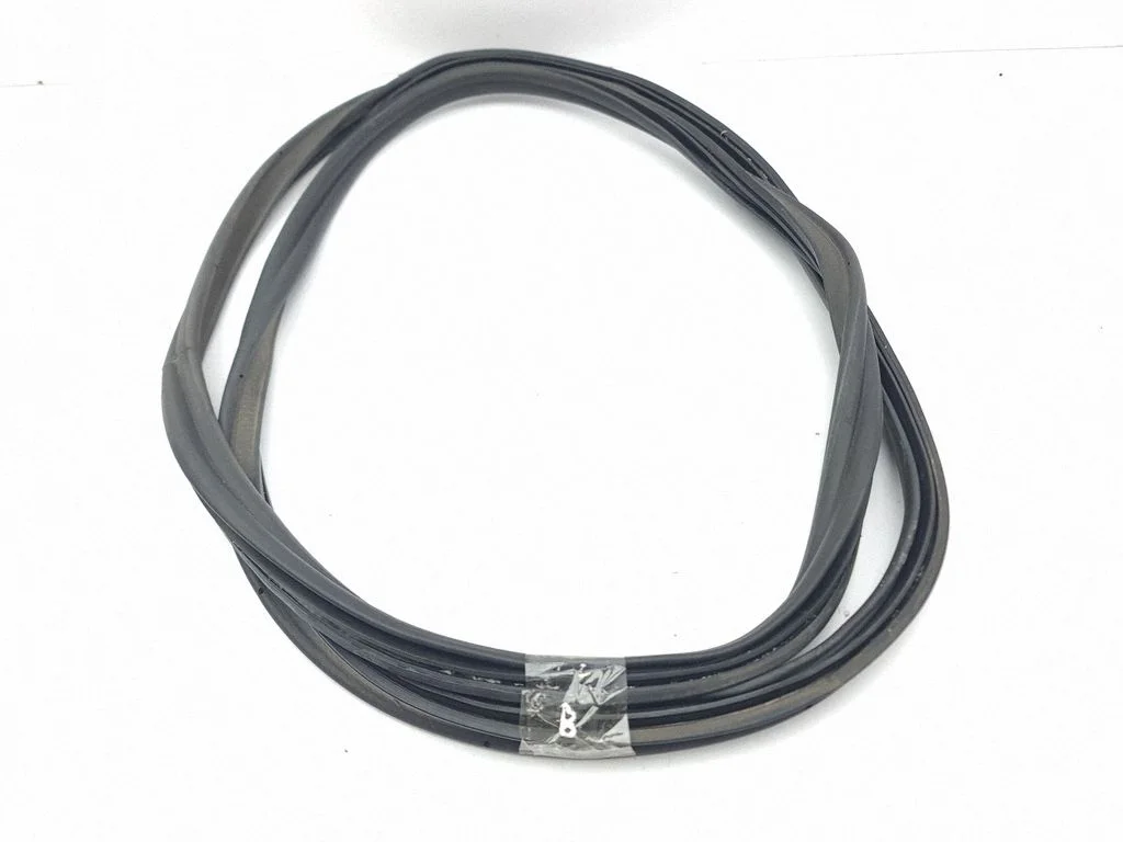 Loading door rubber seal (on body)