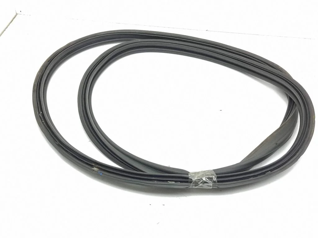 Loading door rubber seal (on body)