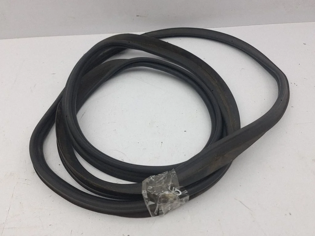 Loading door rubber seal (on body)