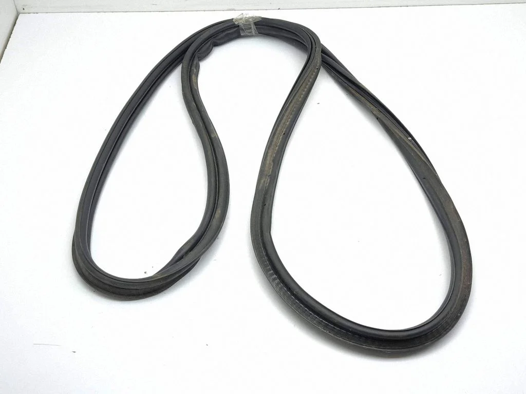 Loading door rubber seal (on body)