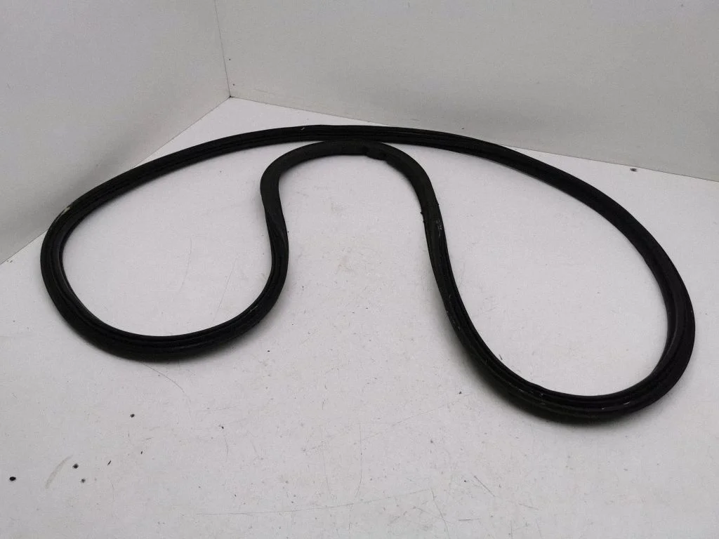Loading door rubber seal (on body)