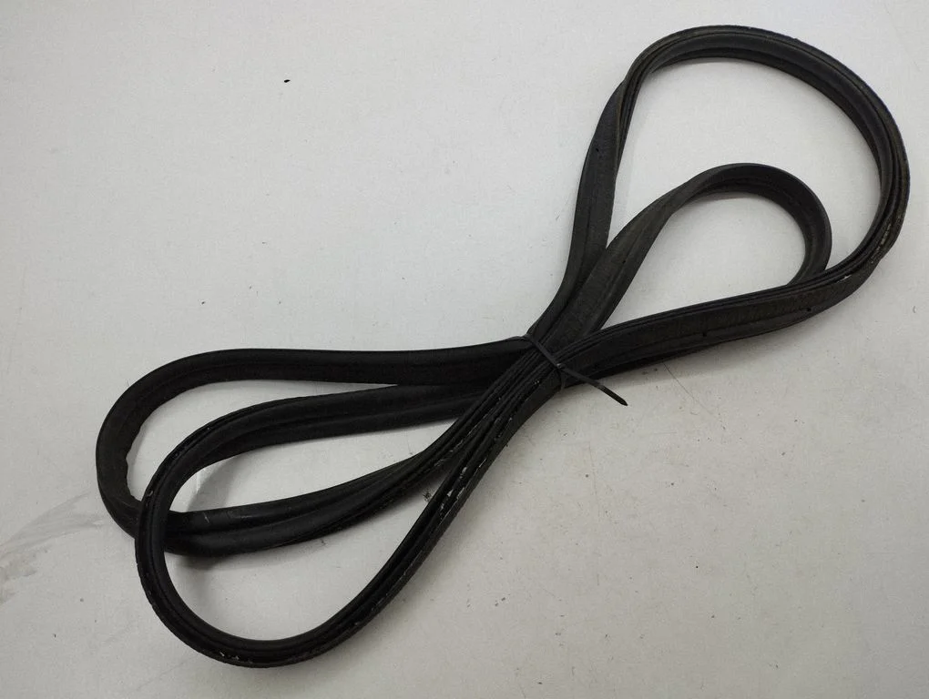 Loading door rubber seal (on body)