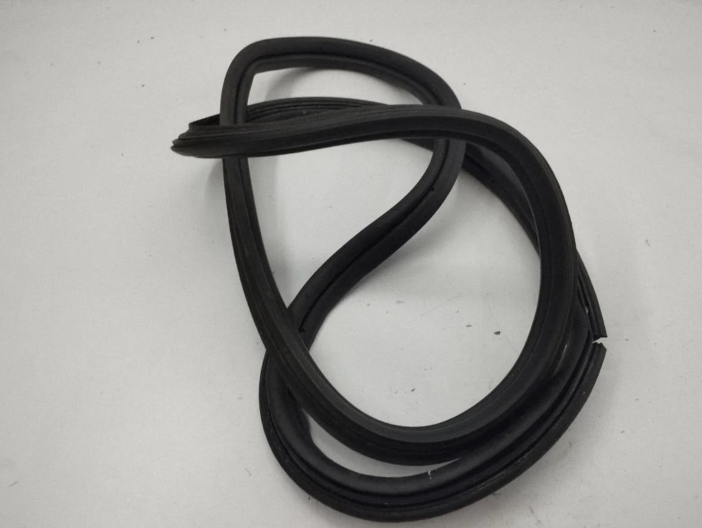 Loading door rubber seal (on body)