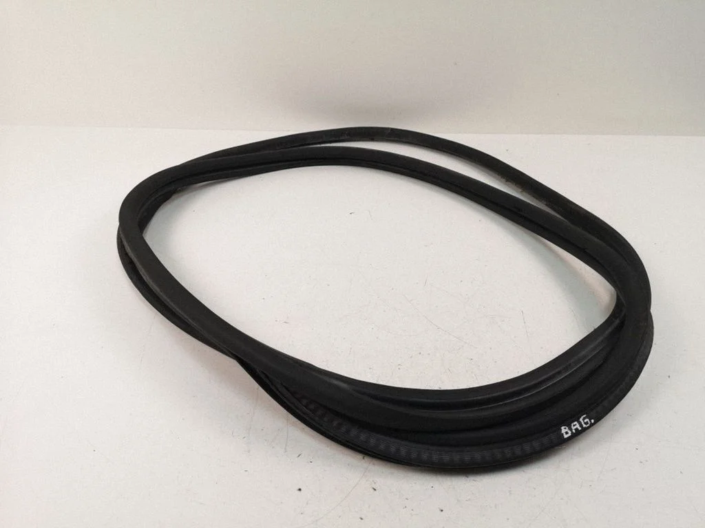 Loading door rubber seal (on body) – Peugeot 3008 I (2008-2015)