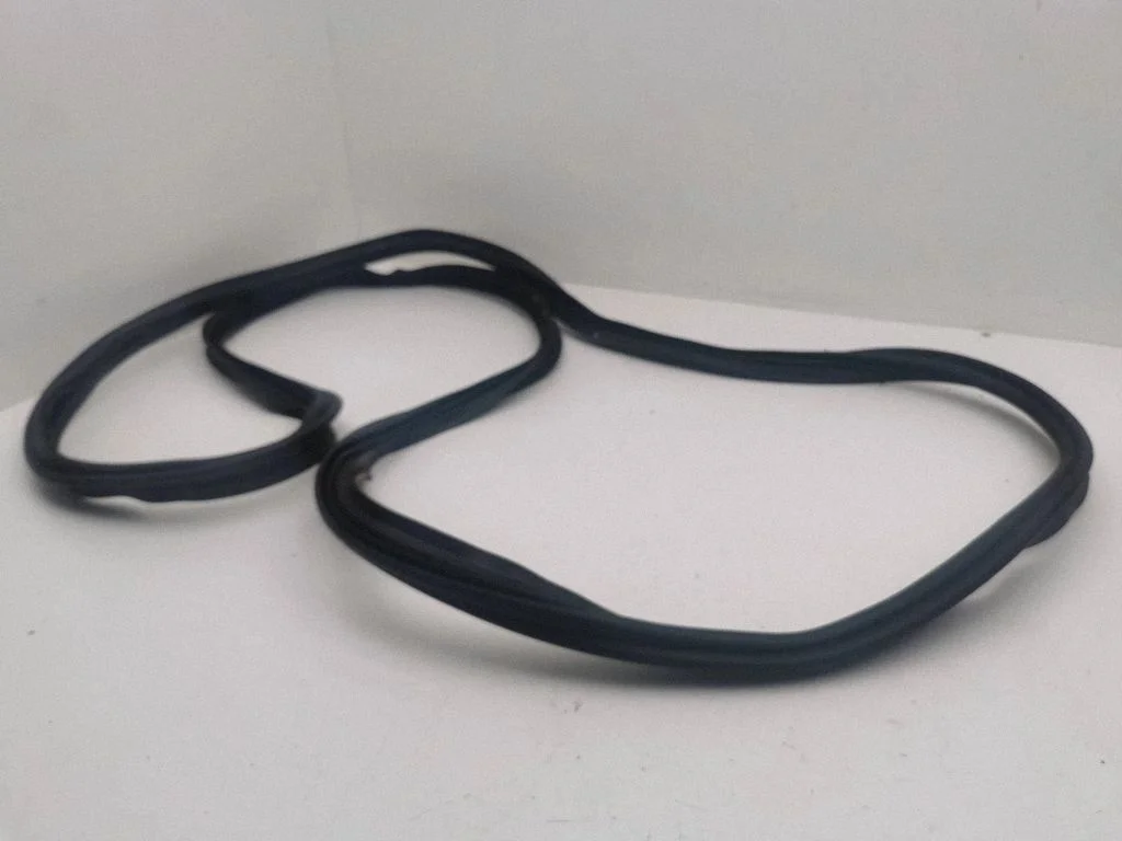 Laadimisukse tihend (kere pool) 4G882705A