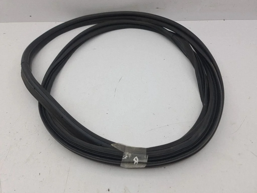 Loading door rubber seal (on body)