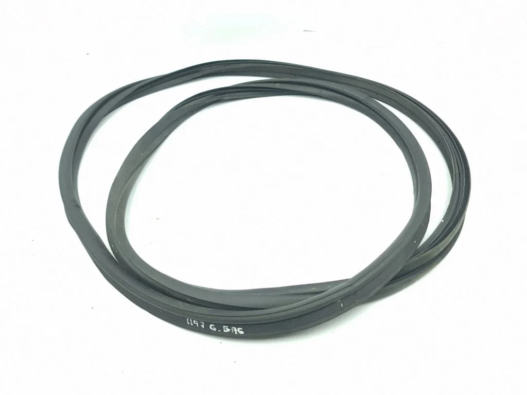 Loading door rubber seal (on body)