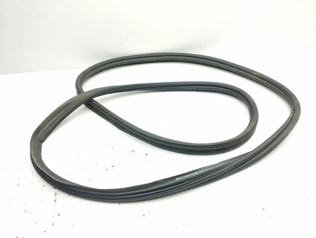 Loading door rubber seal (on body)
