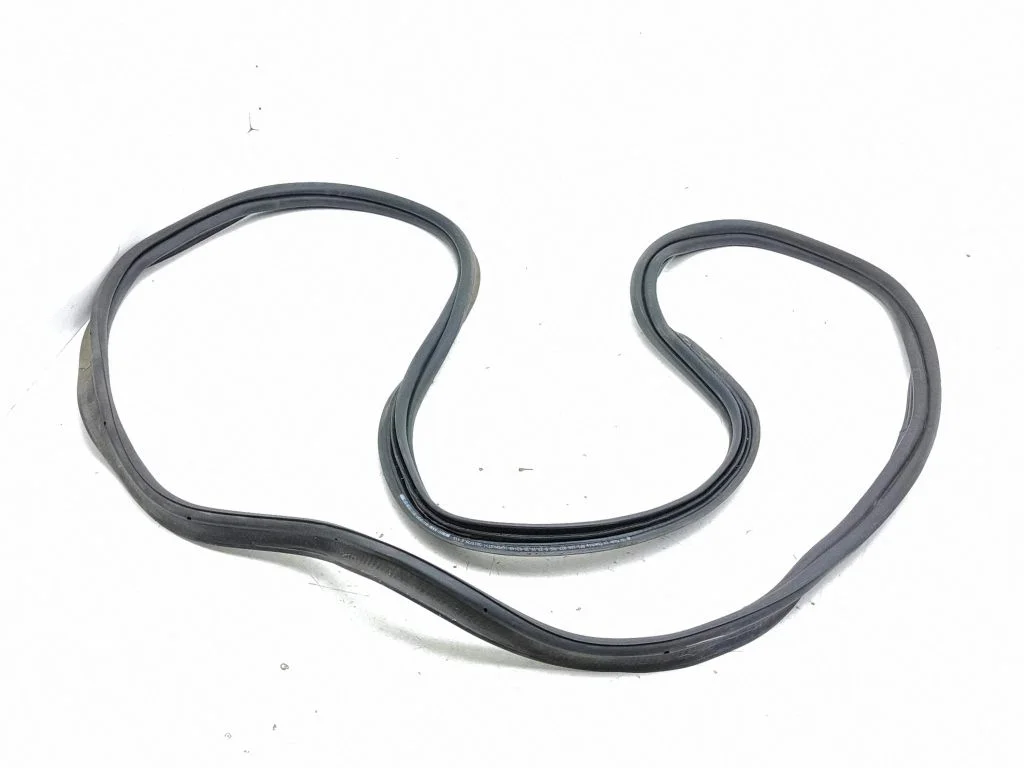 Loading door rubber seal (on body)