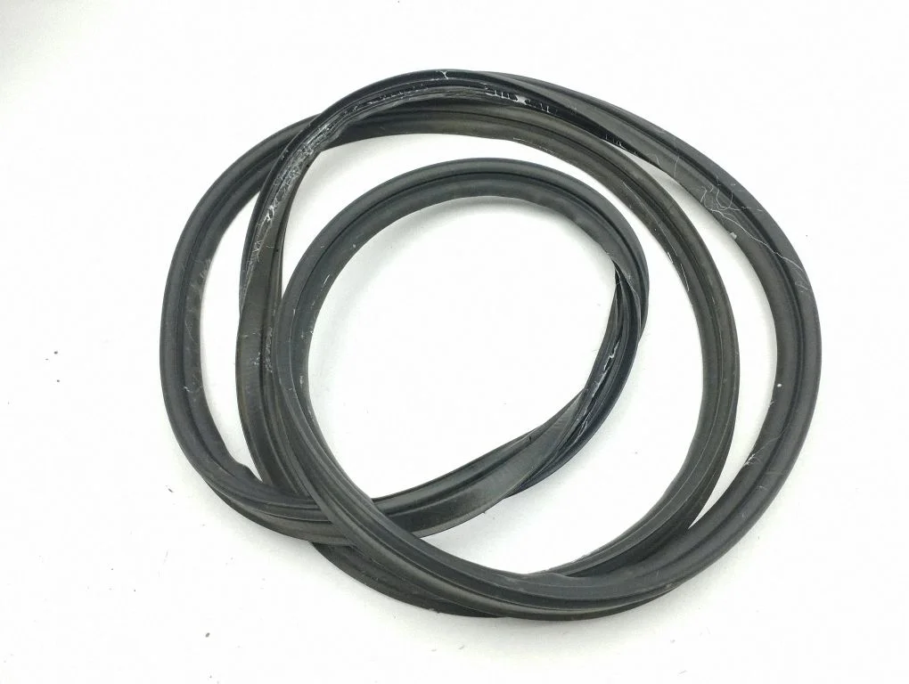 Loading door rubber seal (on body)