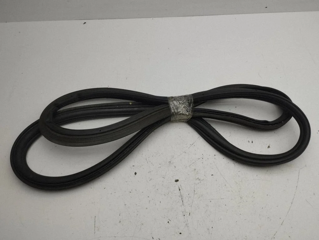 Loading door rubber seal (on body) – Maserati Ghibli (2013-)
