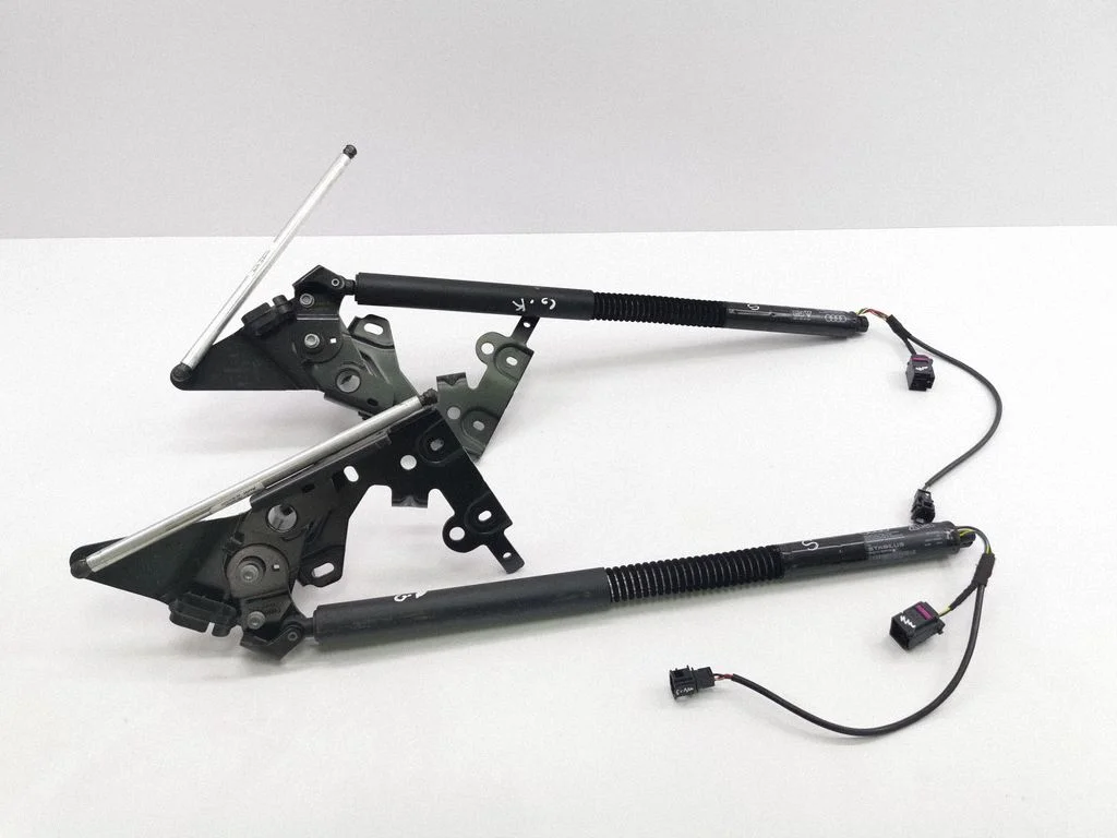 Tailgate/trunk strut/damper 4G8827858S