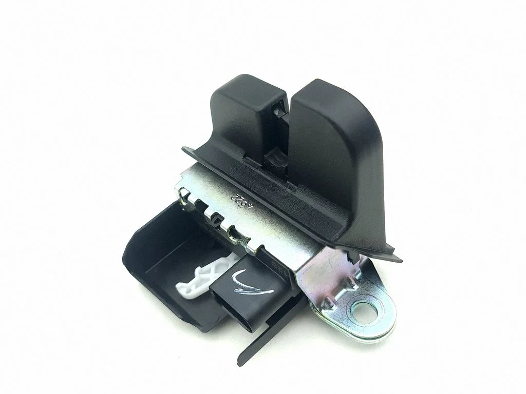 Zamek klapy bagażnika 2G6827505B