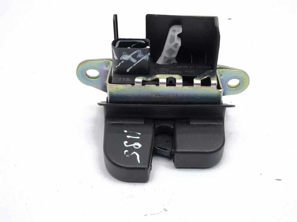 Zamek klapy bagażnika 2G6827505B