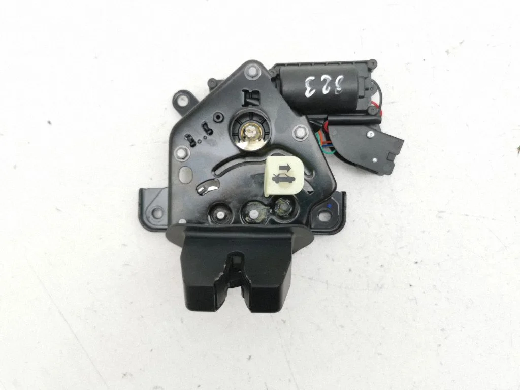 Tailgate/trunk/boot lock/catch/latch 1500604CNB