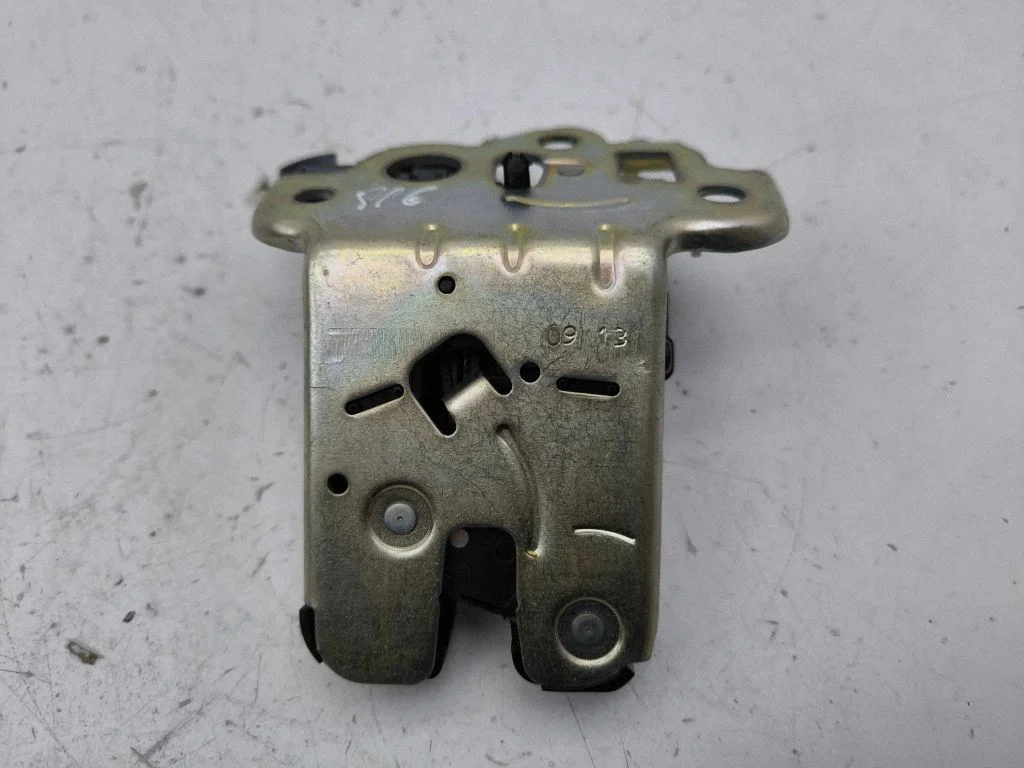Tailgate/trunk/boot lock/catch/latch 8R0827505