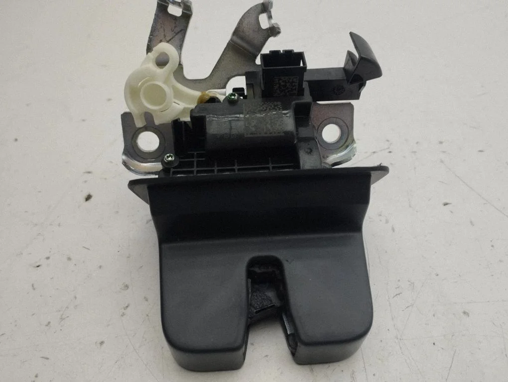 Tailgate/trunk/boot lock/catch/latch 5E382750501S